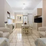 Sea Breeze Paros Iii 公寓 Alikí