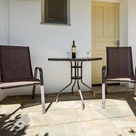 Sea Breeze Paros Iii Апартаменты *