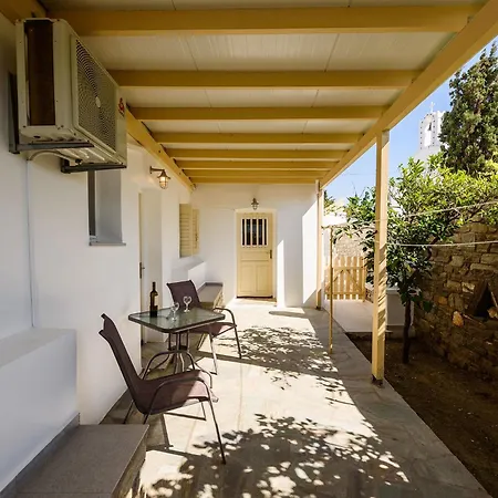 Sea Breeze Paros Iii Апартаменты *