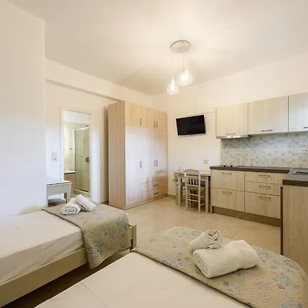 Sea Breeze Paros Iii Апартаменты *