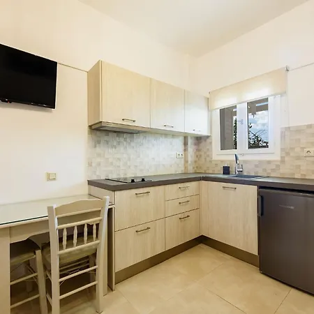 Апартаменты Sea Breeze Paros Iii *