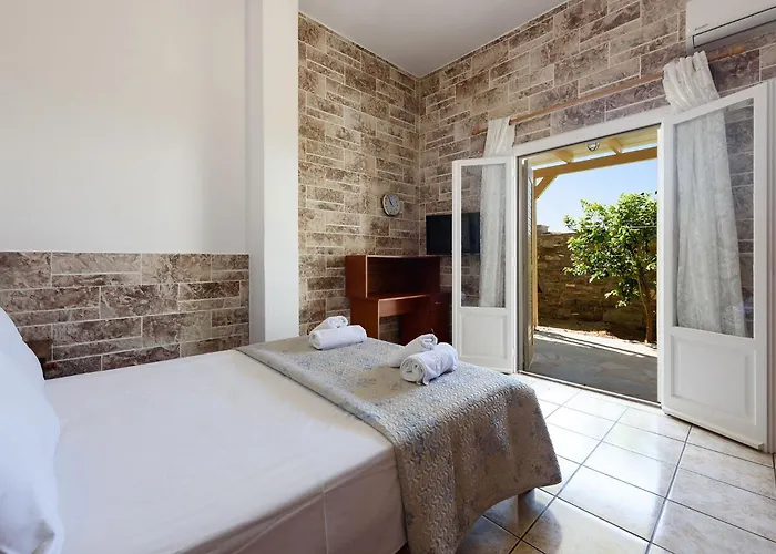 Sea Breeze Paros Iii Апартаменты *