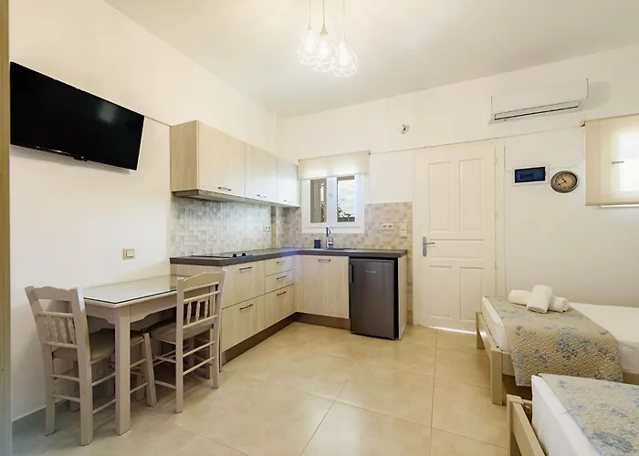 Sea Breeze Paros Iii Апартаменты *